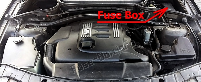bmw-x3-e83-2004-2010_en_fuse_box_location.jpg
