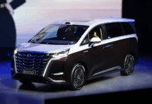 Denza D9 от BYD: 300 000 продаж — рекордный электроминивэн едет в Европу