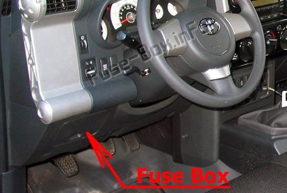 toyota-fj-cruiser-2006-2017_in_fuse_box_location.jpg